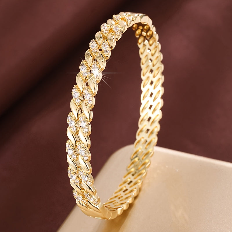 Pulsera Minimalista Retorcida Con Circonitas - Bañado en oro de 18k