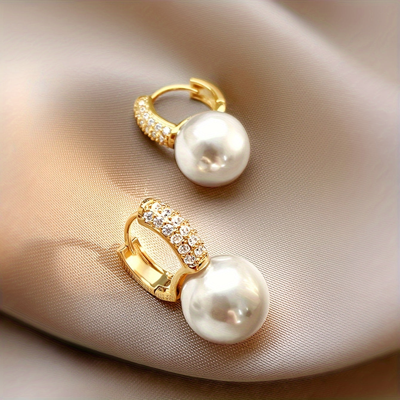 Aretes de Perlas con Circonia Pura Distinción – Bañado en oro de 18k
