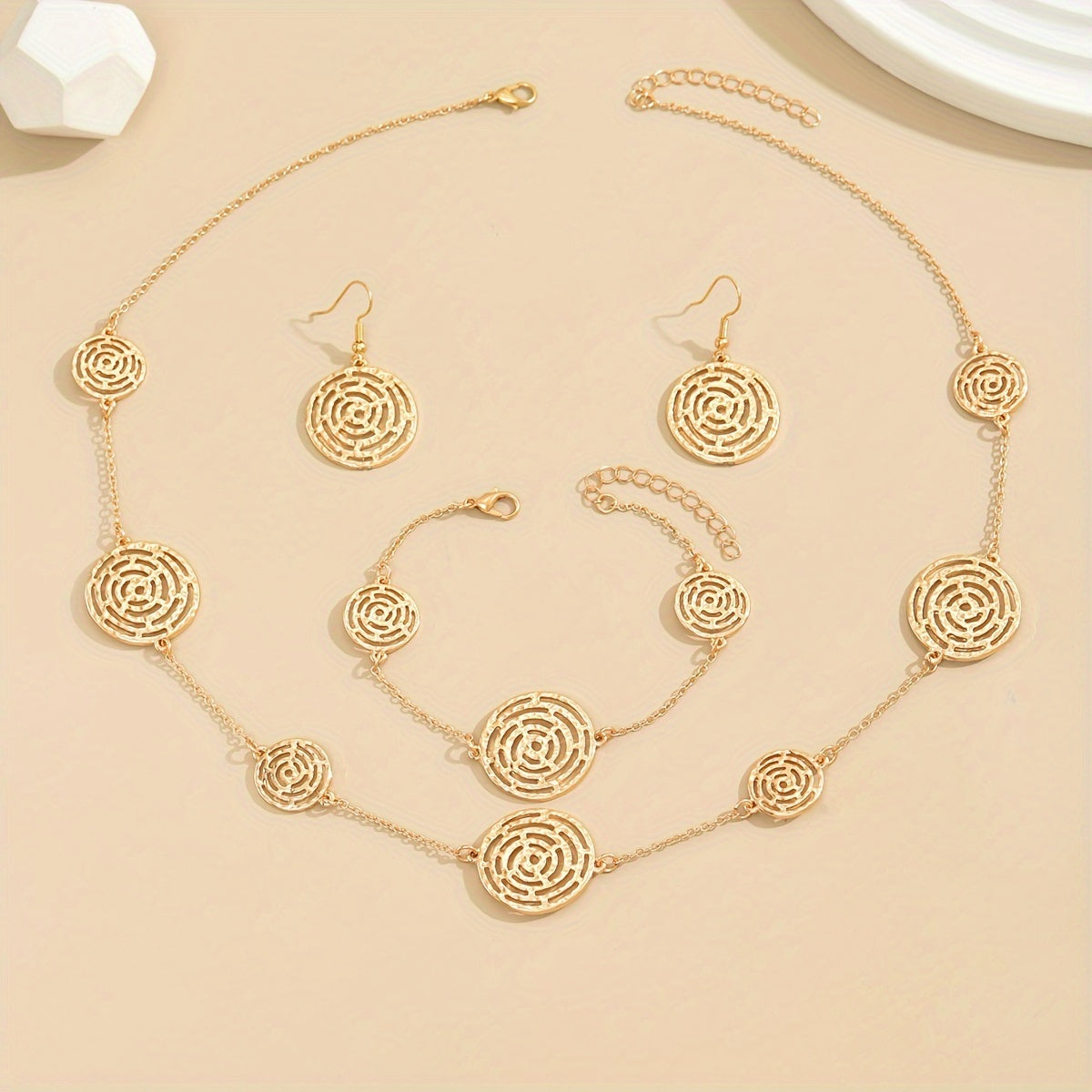 Conjunto Reina Circular – Lujo intemporal bañado en oro de 18k