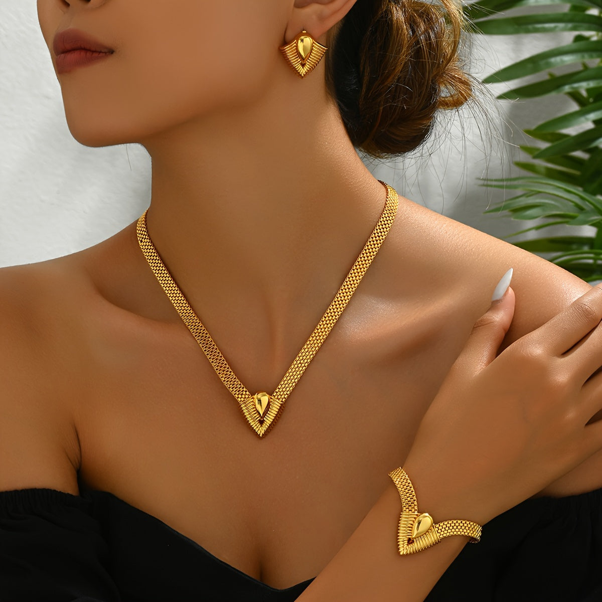 Conjunto Reina Boreal – Elegancia radiante bañada en oro de 18k