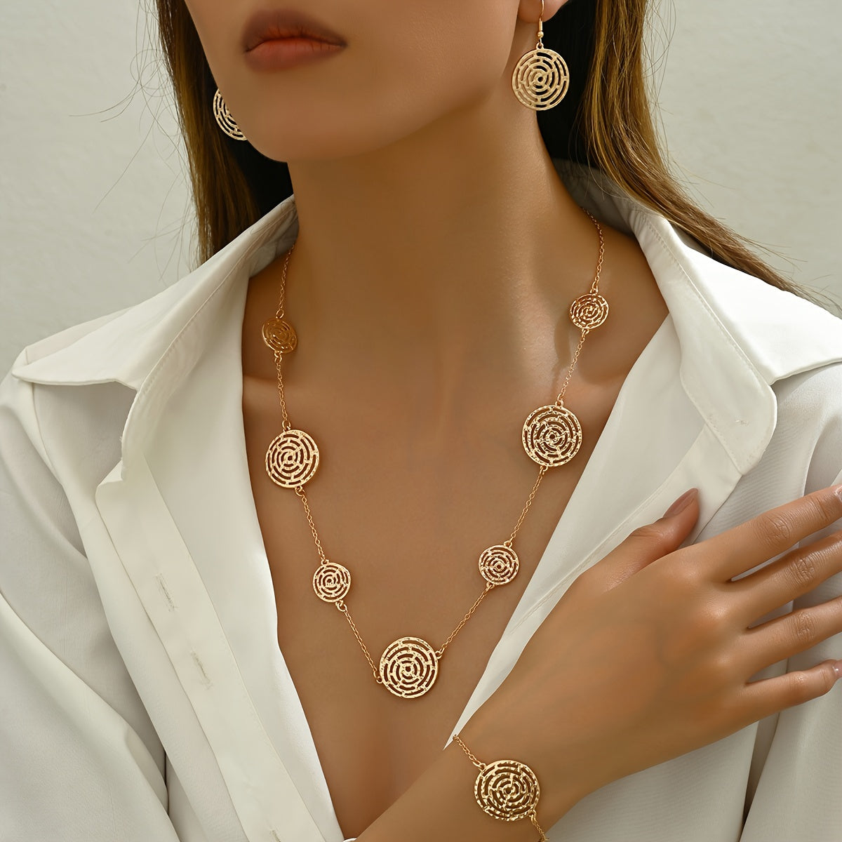 Conjunto Reina Circular – Lujo intemporal bañado en oro de 18k