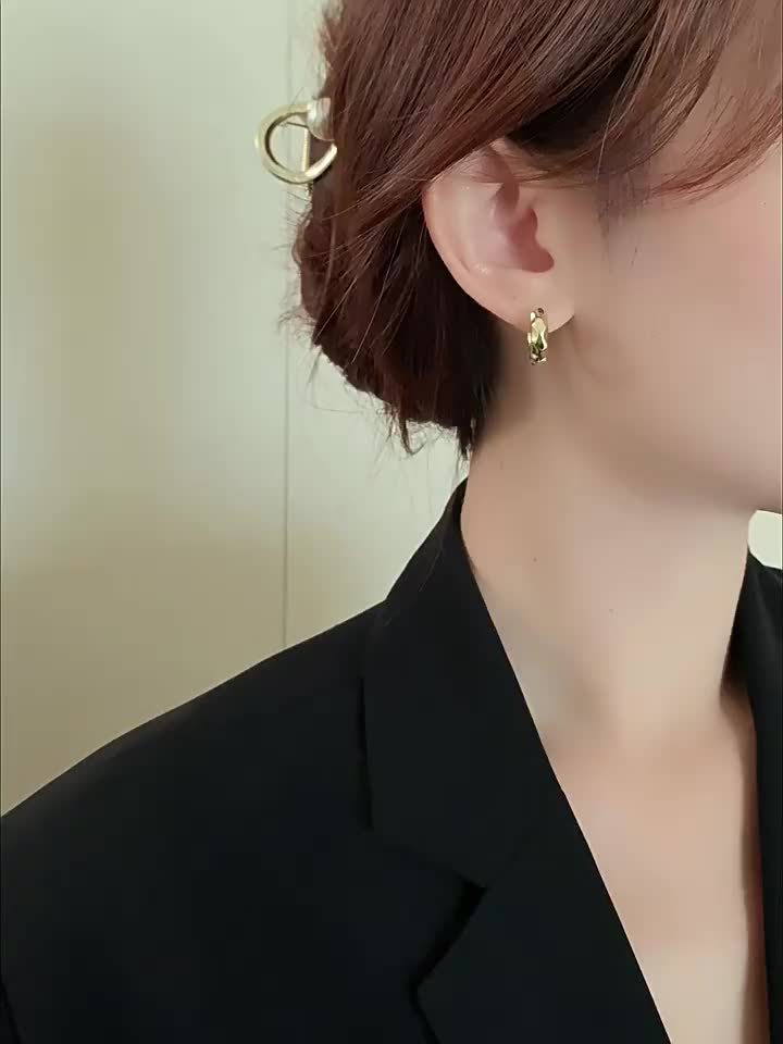 Aretes de Aro Brillo Dorado – Bañado en oro de 18k