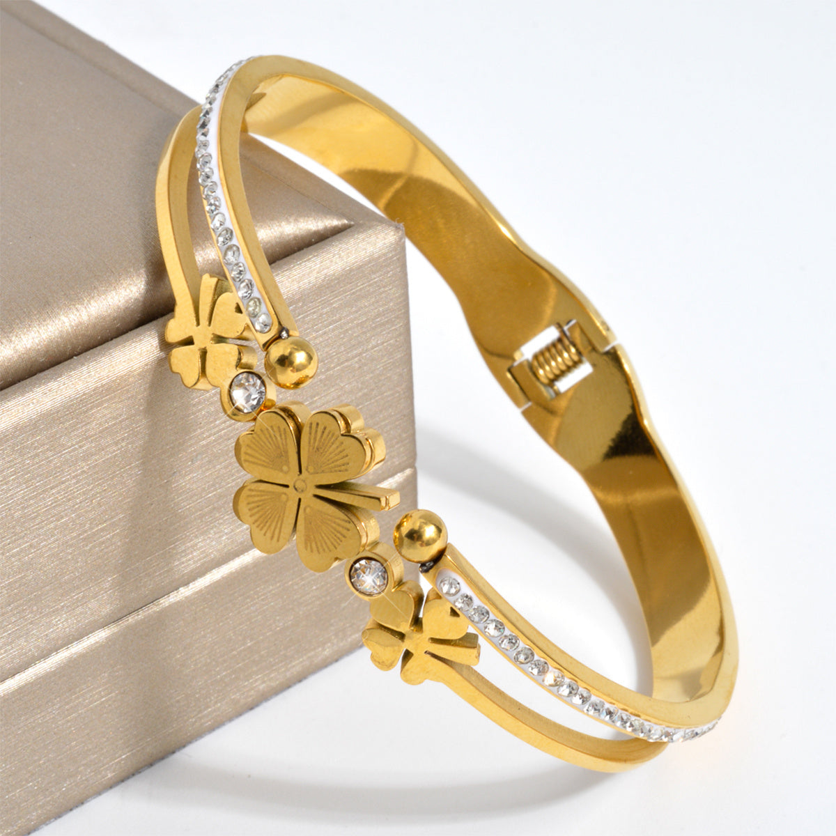 Pulsera Minimalista con Circonitas Cielo Dorado Bañado en oro de 18k