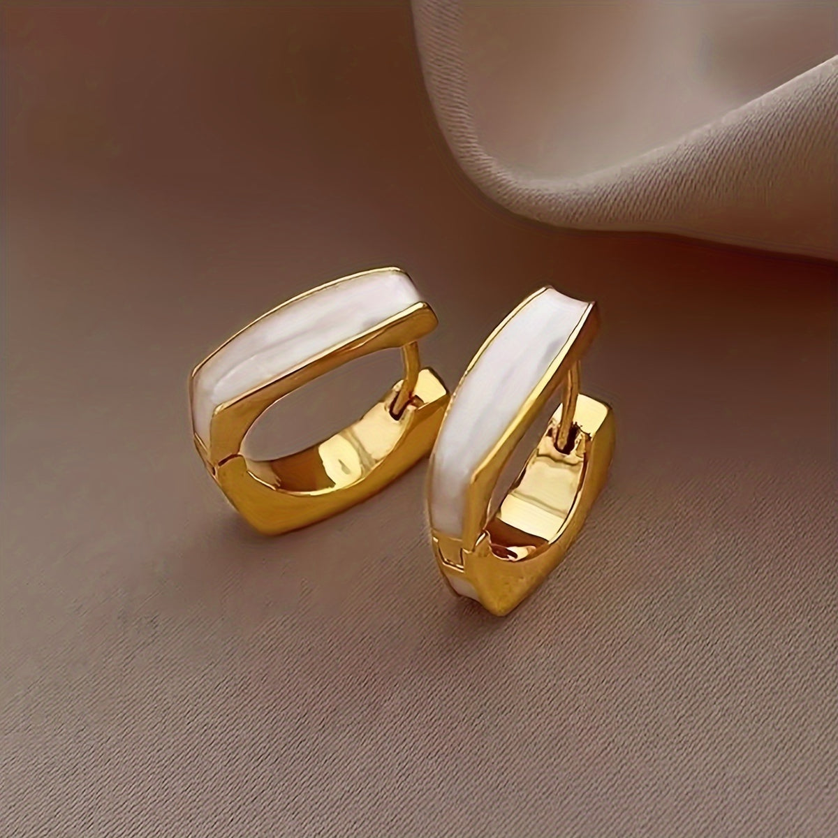 Aretes de Aro Elegancia Real – Bañado en oro de 18k