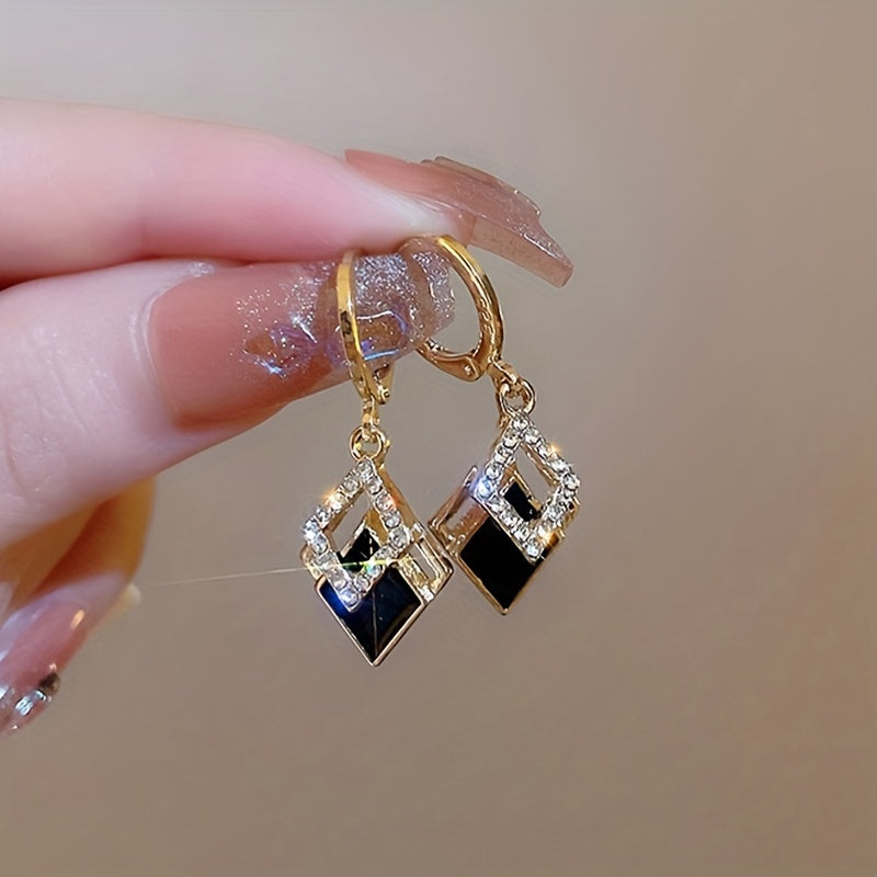 Aretes de Aro con Colgante de Circonia – Bañado en oro de 18k