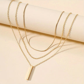 Collar Triple Y con Colgante Minimalista Euro – Bañado en oro de 18k