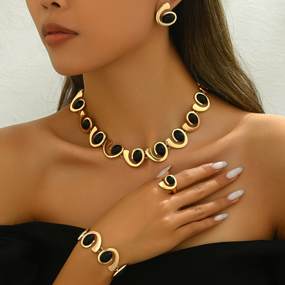 Conjunto de Joyería Negra y Oro Geométrico Bañado en Oro de 18k