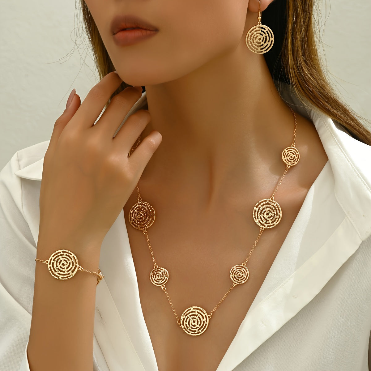 Conjunto Reina Circular – Lujo intemporal bañado en oro de 18k