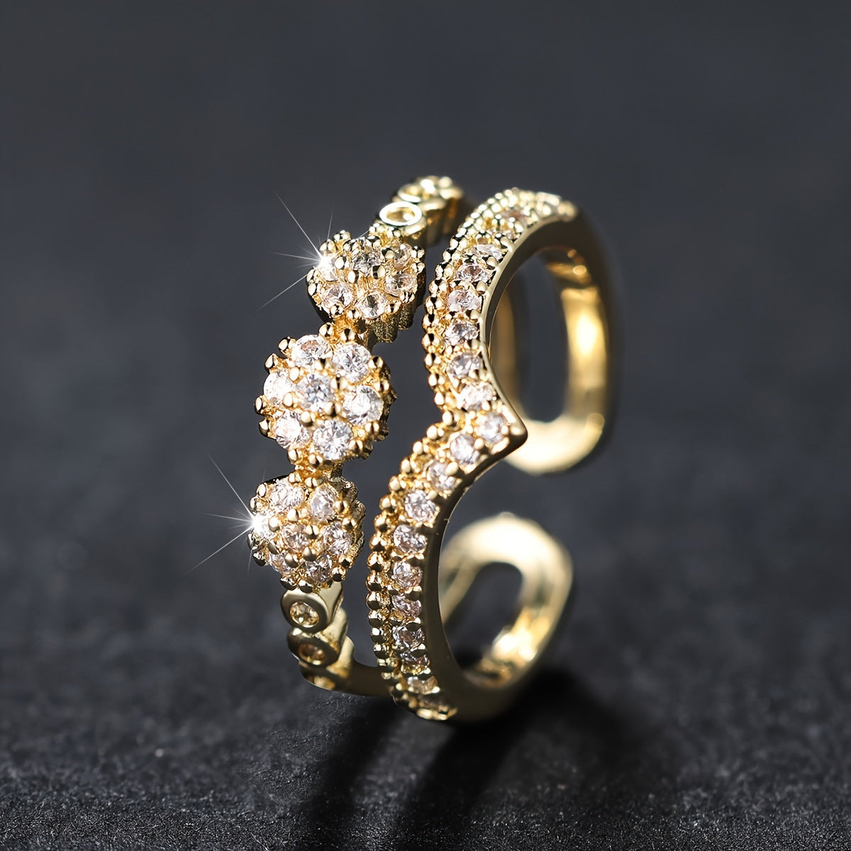 Anillo Ajustable con Circonias Plenitud - Bañado en oro de 18k