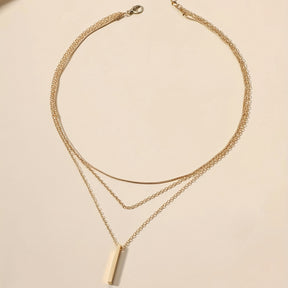 Collar Triple Y con Colgante Minimalista Euro – Bañado en oro de 18k