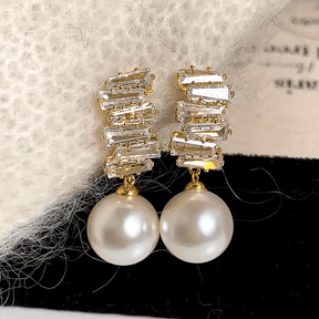 Aretes de Oro con Colgante de Perlas Distinción – Bañado en oro de 18k